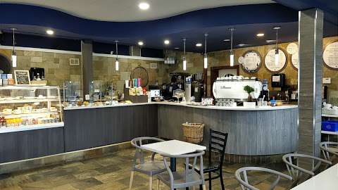 Waves Coffee House- Mountain Hwy Waves Coffee House- Mountain Hwy